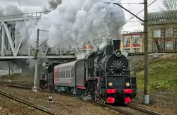 Туристический поезд с паровозами на Рижском вокзале