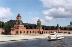 Московский кремль: стены