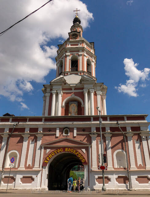 Донской монастырь в Москве, Западные проездные ворота с надвратной церковью Захария и Елизаветы