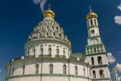 Шатёр и колокольня Воскресенского собора в Новоиерусалимском монастыре