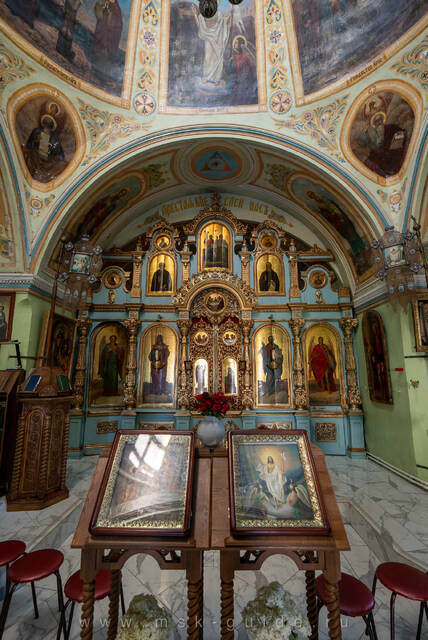 Введенская церковь Калязина внутри