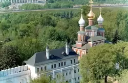 Покровская надвратная церковь Новодевичьего монастыря
