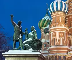 Красная площадь в Москве, памятник Минину и Пожарскому