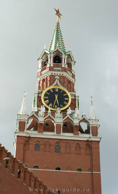 Московский Кремль, куранты на Спасской башне