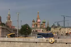 Вид на храм Василия Блаженного с Москва реки