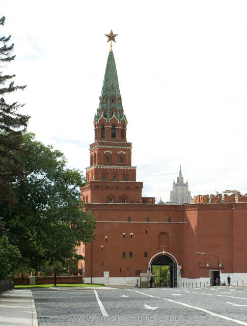 Боровицкая башня Московского кремля