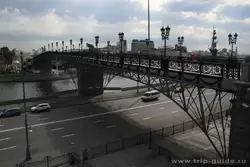 Мост через Москву-реку у храма Христа Спасителя