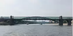 Пушкинский пешеходный мост в Москве