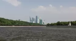 Вид на Москва-Сити с Москвы-реки