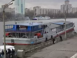 Банкетоход «Ока-42» на Москве-реке