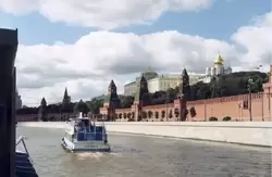 Стены Кремля, вид с борта теплохода