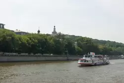 Воробьевы горы, река Москва в районе Андреевского монастыря