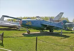 Самолет вертикального взлёта и посадки Як-36