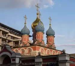 Купола церкви Георгия Победоносца на Псковской горе