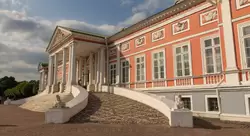 Пандус Большого дворца в Кусково