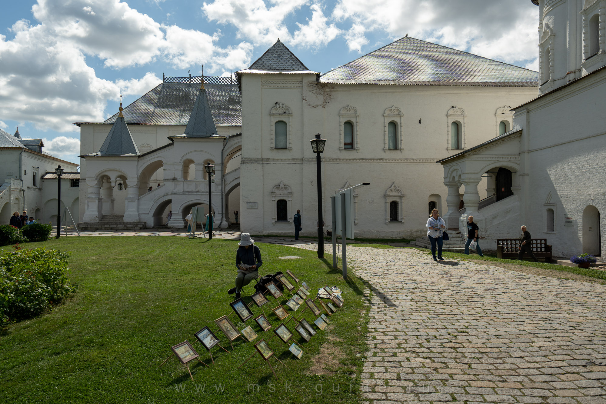 Красные палаты и художник