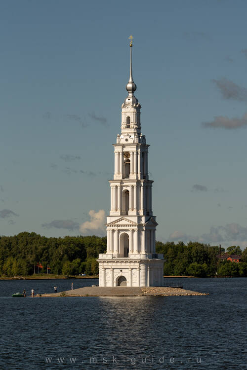 Затопленная церковь в калязине фото