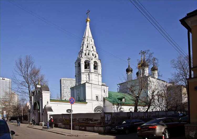 По картине поленова московский дворик нетрудно представить насколько неторопливый