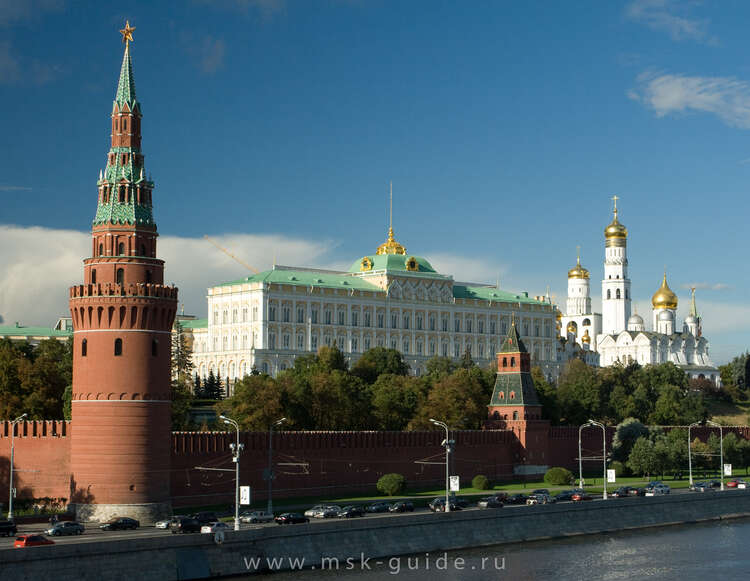Сборная игрушка из картона Спасская башня Московского Кремля