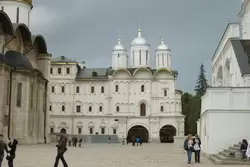 Московский Кремль, Патриаршие палаты и церковь Двенадцати апостолов