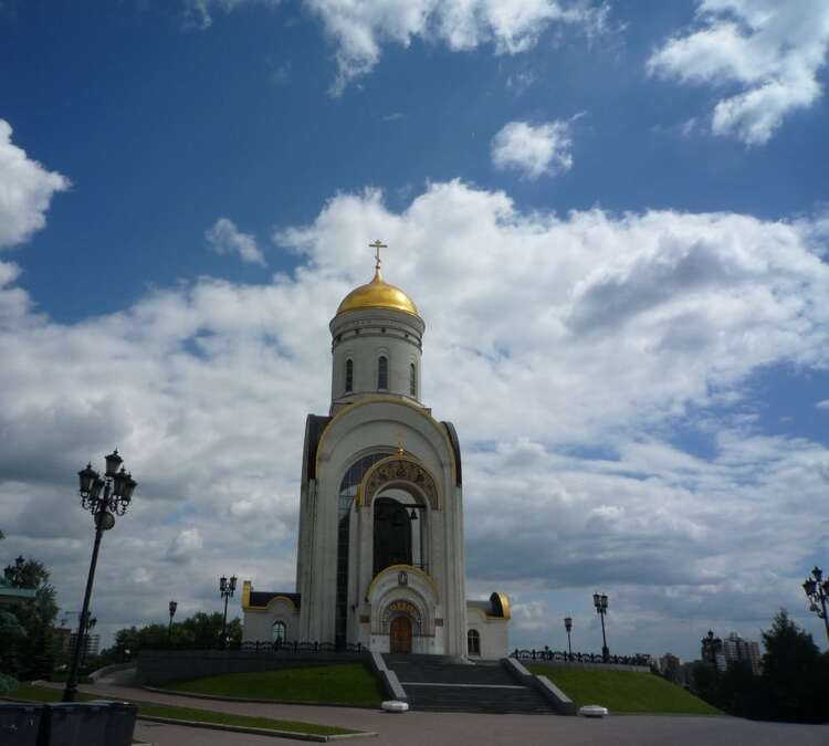 Цветочные часы на поклонной горе в москве фото