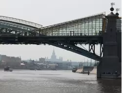 Мост Богдана Хмельницкого, вид на здание МГУ