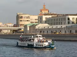 Прогулочный теплоход «Адмиралъ» в Москве